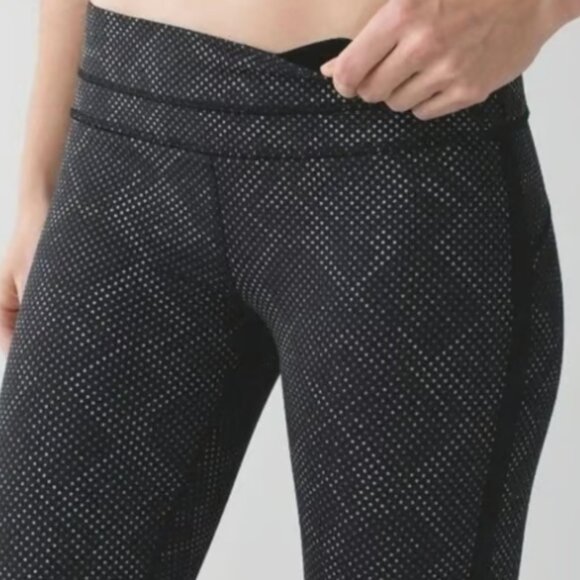 Lululemon Kill the Lights Out Reflective Reptile Pace Tight 6 Luxe Edition - Picture 3 of 6